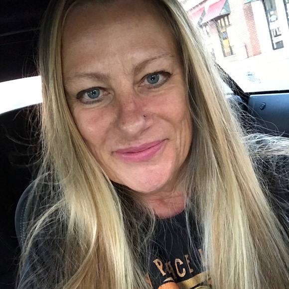 Meet your Posher, Bea - Picture 1 of 1